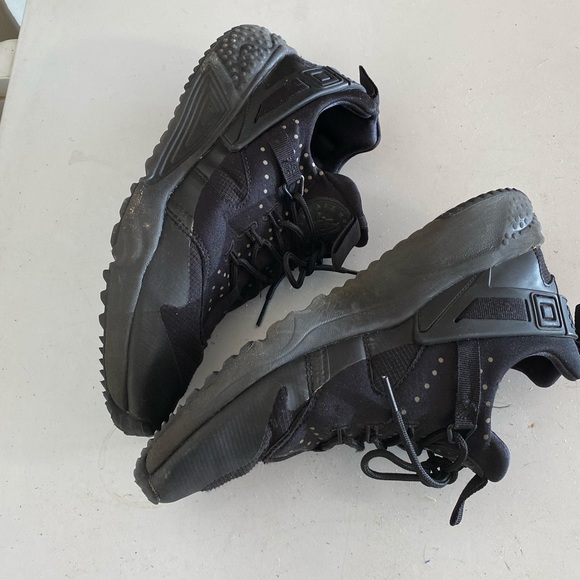 Black Nike Hurache - Picture 3 of 4